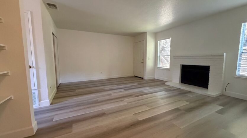 9151 Newhall Dr #116 - Sacramento - California - 2 bed, 1 bath rental property