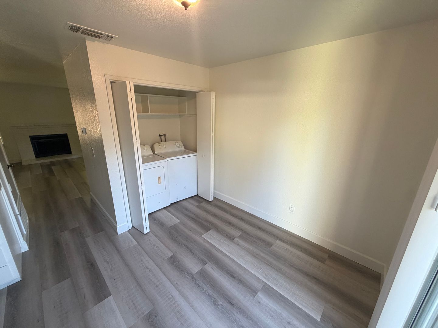 9151 Newhall Dr #116 - Sacramento - California - 2 bed, 1 bath rental property