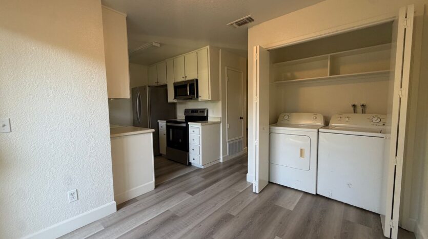 9151 Newhall Dr #116 - Sacramento - California - 2 bed, 1 bath rental property