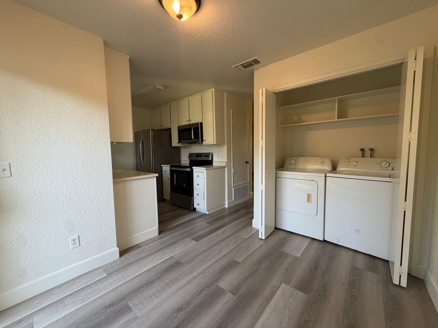 9151 Newhall Dr #116 - Sacramento - California - 2 bed, 1 bath rental property