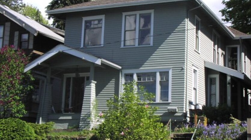 920 N. Garden St. - # 2 - Bellingham - Washington - 2 bed, 1 bath rental property