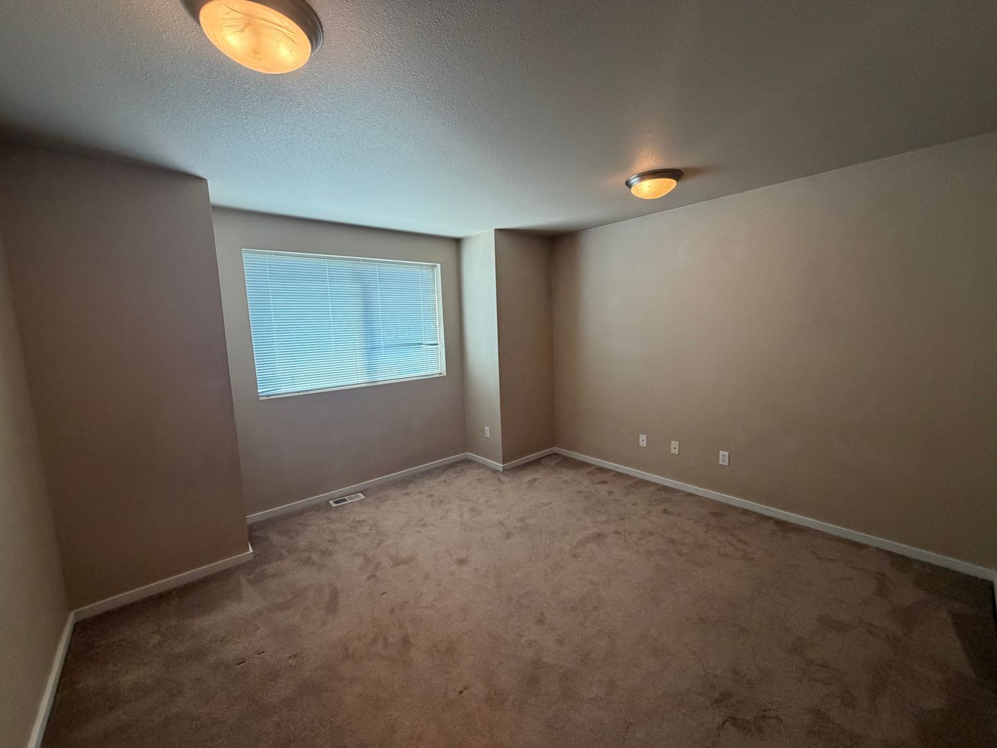 9411 10th Ave E - Tacoma - Washington - 4 bed, 2.5 bath rental property