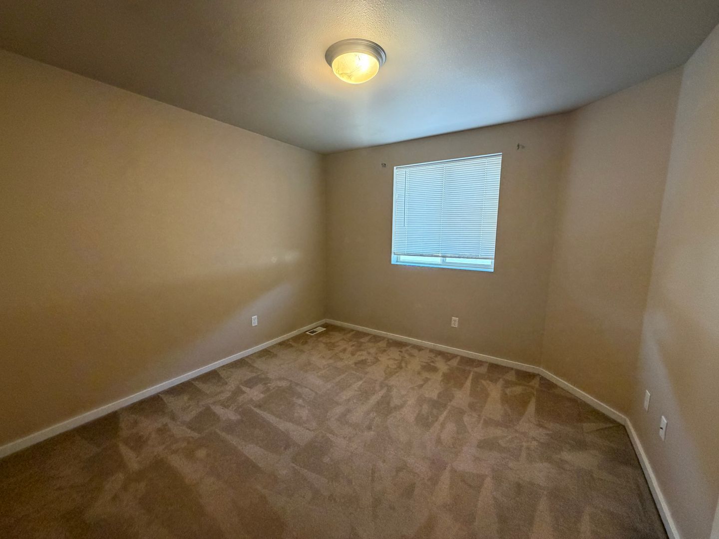 9411 10th Ave E - Tacoma - Washington - 4 bed, 2.5 bath rental property