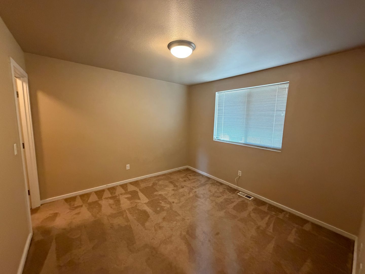 9411 10th Ave E - Tacoma - Washington - 4 bed, 2.5 bath rental property
