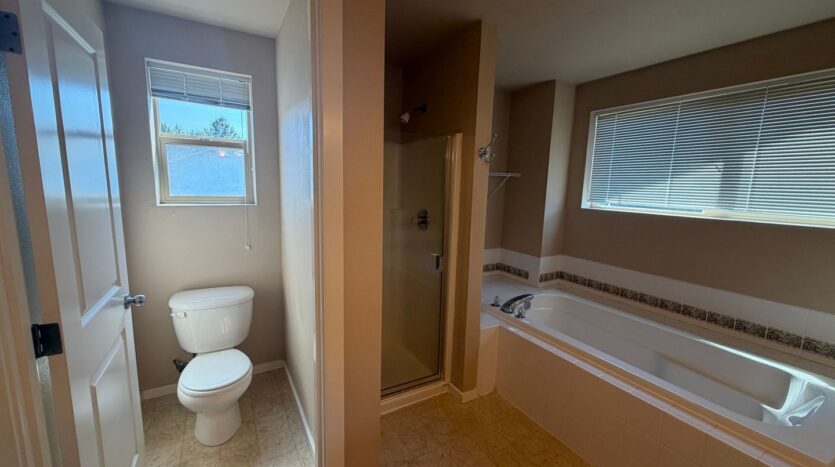 9411 10th Ave E - Tacoma - Washington - 4 bed, 2.5 bath rental property