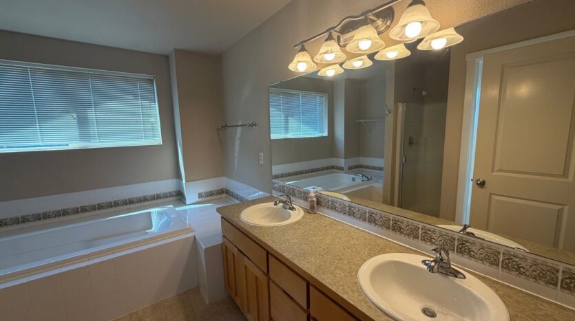 9411 10th Ave E - Tacoma - Washington - 4 bed, 2.5 bath rental property