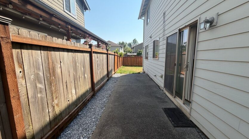 9411 10th Ave E - Tacoma - Washington - 4 bed, 2.5 bath rental property