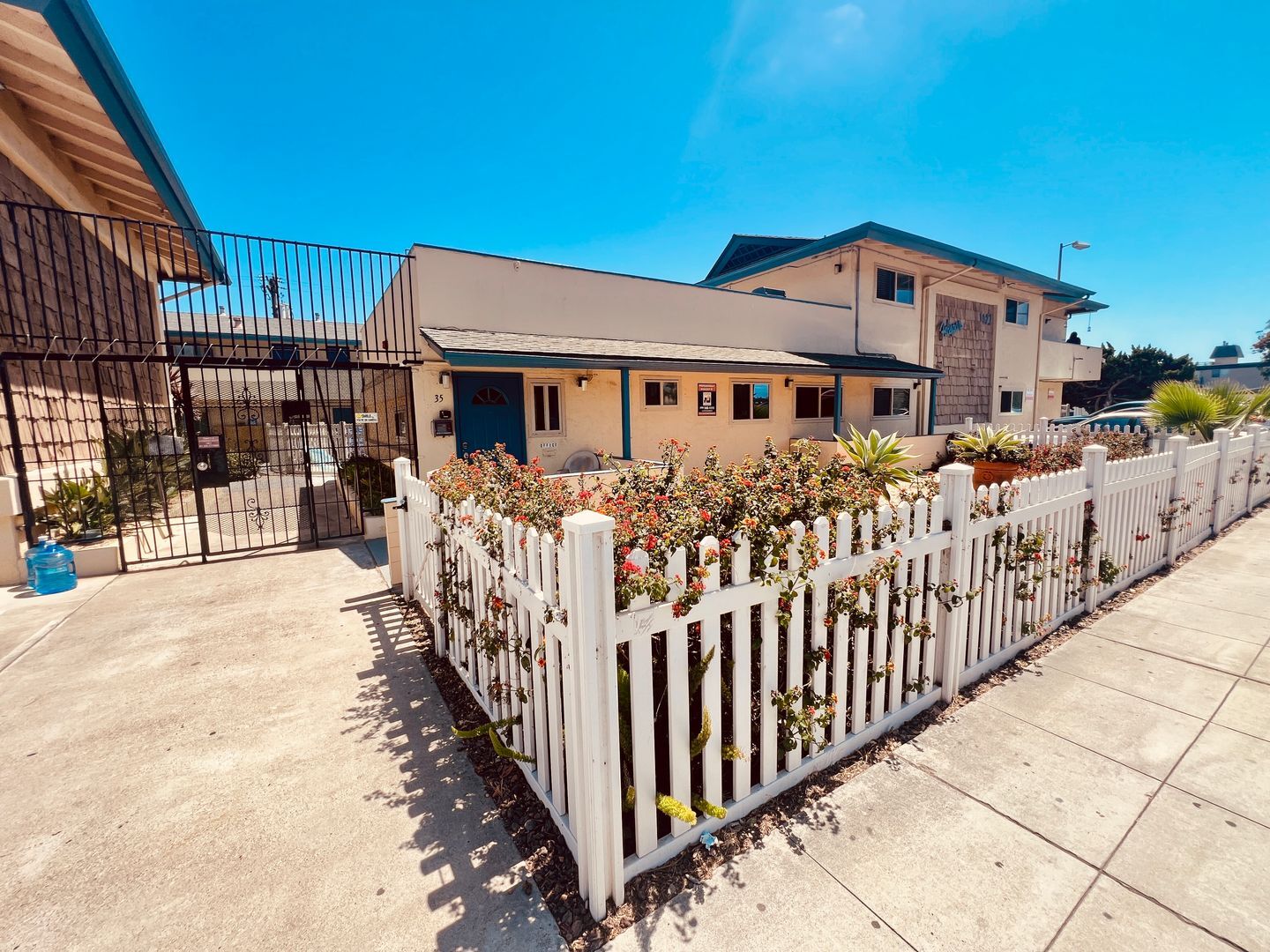 1027 Felspar Street - San Diego - California - 1 bed, 1 bath rental property