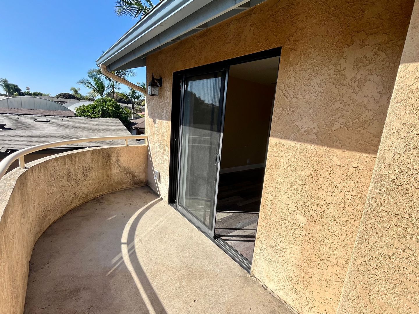 1075 N Vulcan Ave - Encinitas - California - 1 bed, 1 bath rental property