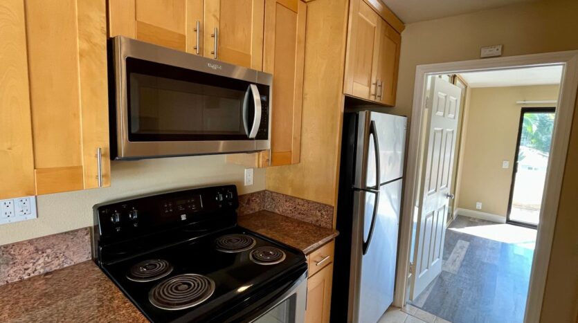 1075 N Vulcan Ave - Encinitas - California - 1 bed, 1 bath rental property