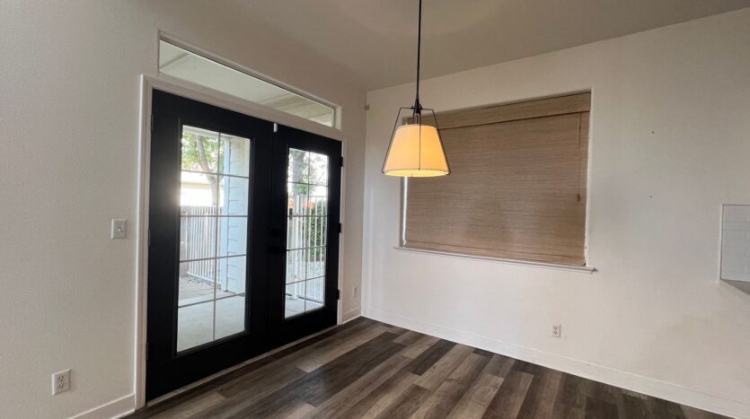 1098 E Monticello Cir - Fresno - California - 3 bed, 2.5 bath rental property