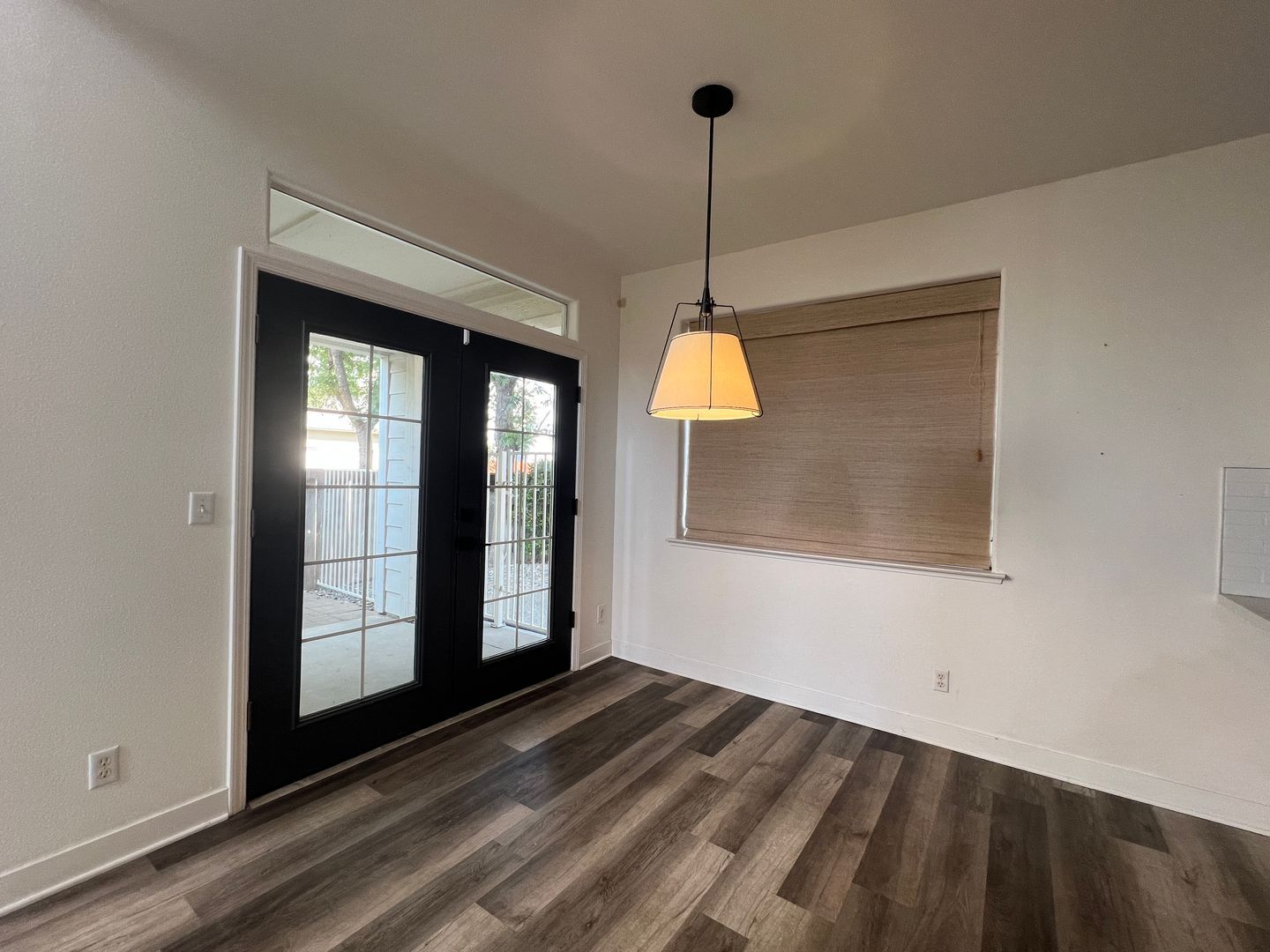 1098 E Monticello Cir - Fresno - California - 3 bed, 2.5 bath rental property