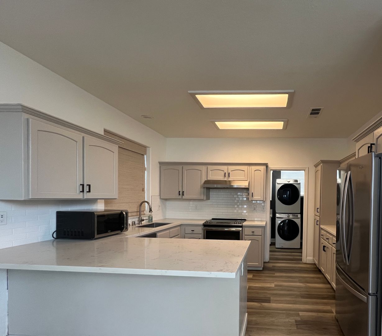 1098 E Monticello Cir - Fresno - California - 3 bed, 2.5 bath rental property