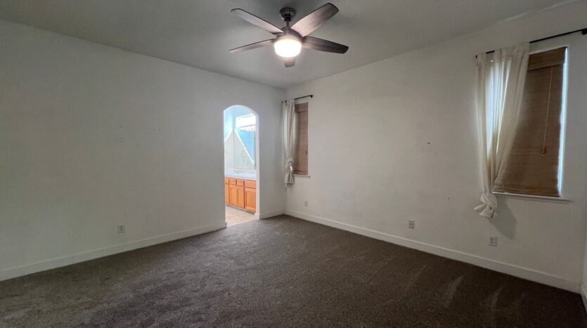 1098 E Monticello Cir - Fresno - California - 3 bed, 2.5 bath rental property