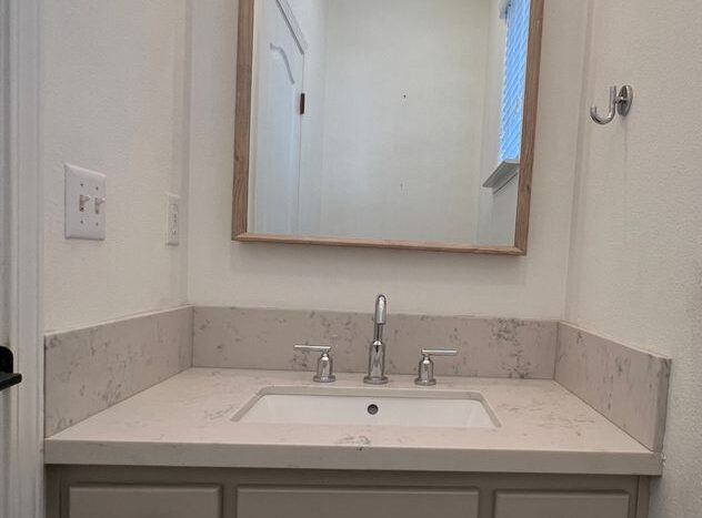 1098 E Monticello Cir - Fresno - California - 3 bed, 2.5 bath rental property