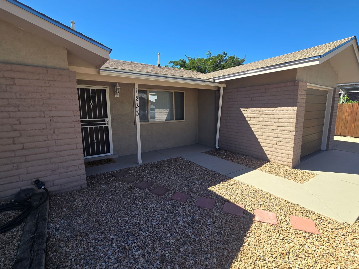 1233 Stutz Dr NE - Albuquerque - New Mexico - 3 bed, 2 bath rental property