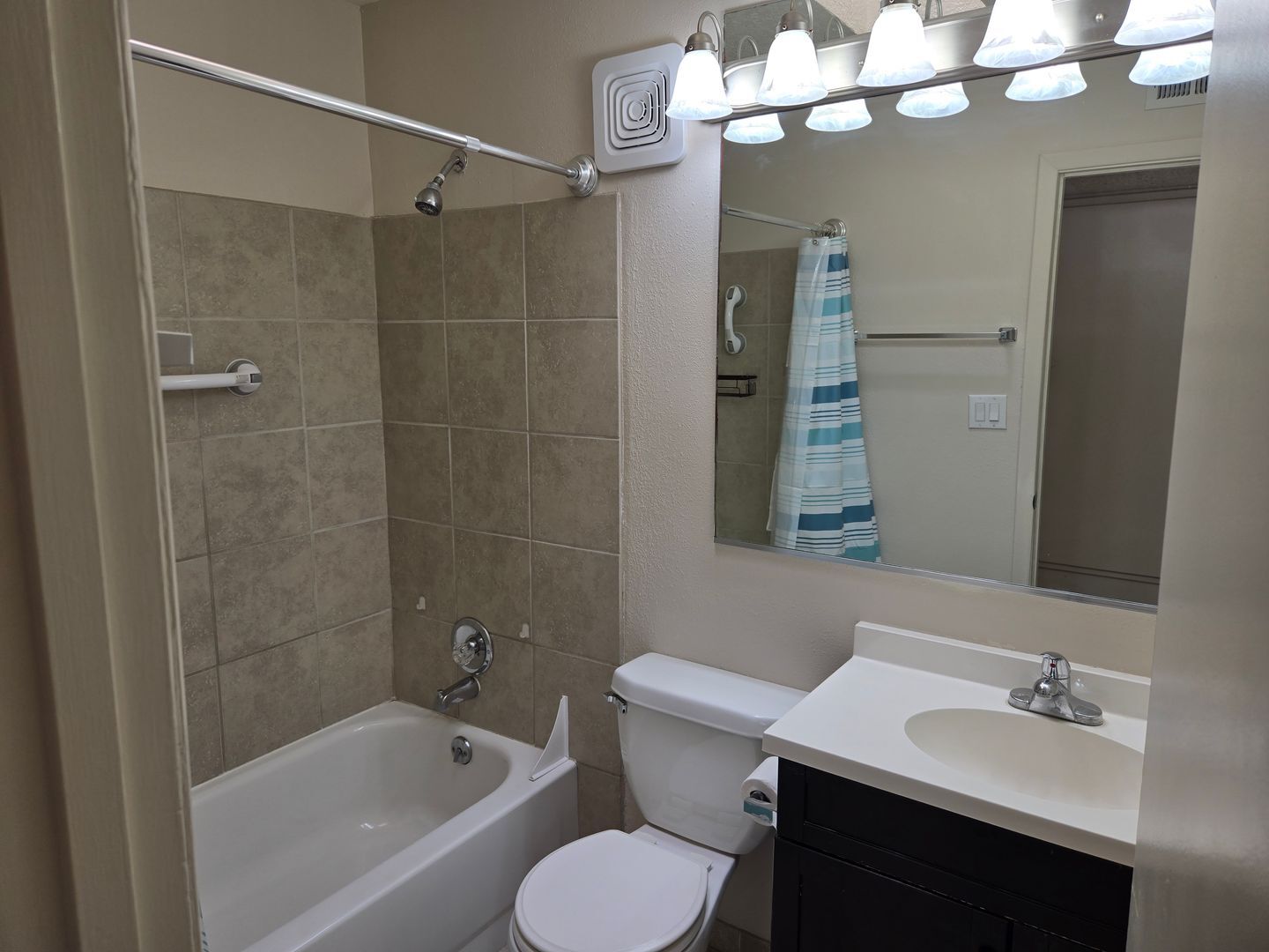 1233 Stutz Dr NE - Albuquerque - New Mexico - 3 bed, 2 bath rental property