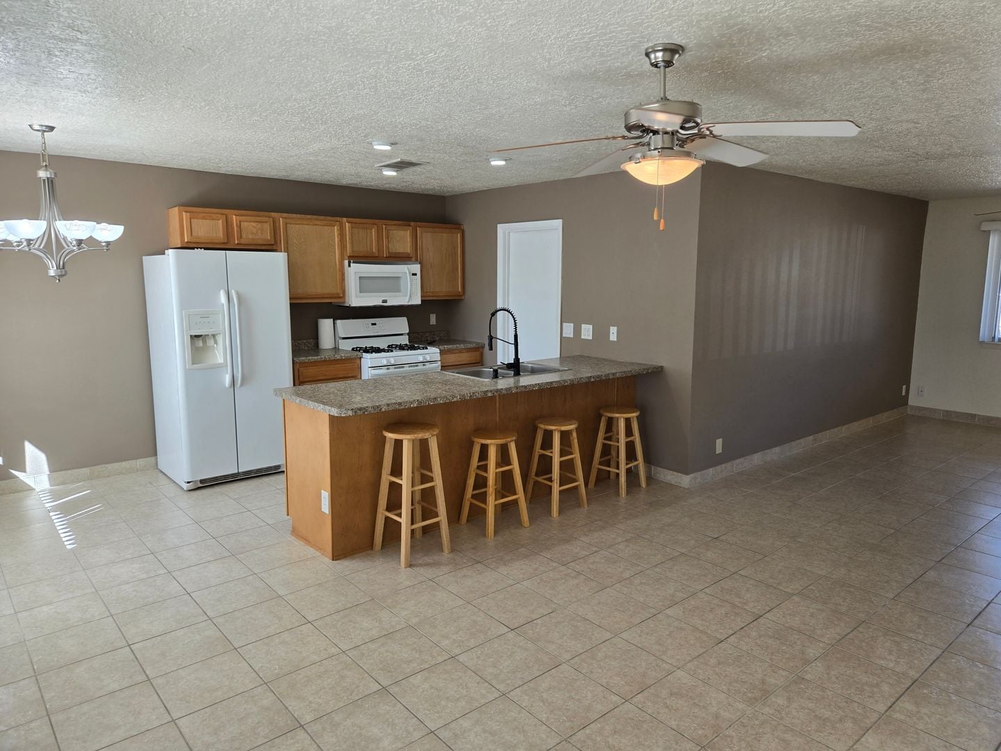 1233 Stutz Dr NE - Albuquerque - New Mexico - 3 bed, 2 bath rental property