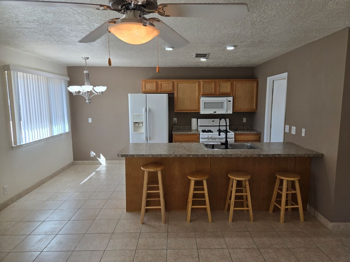 1233 Stutz Dr NE - Albuquerque - New Mexico - 3 bed, 2 bath rental property