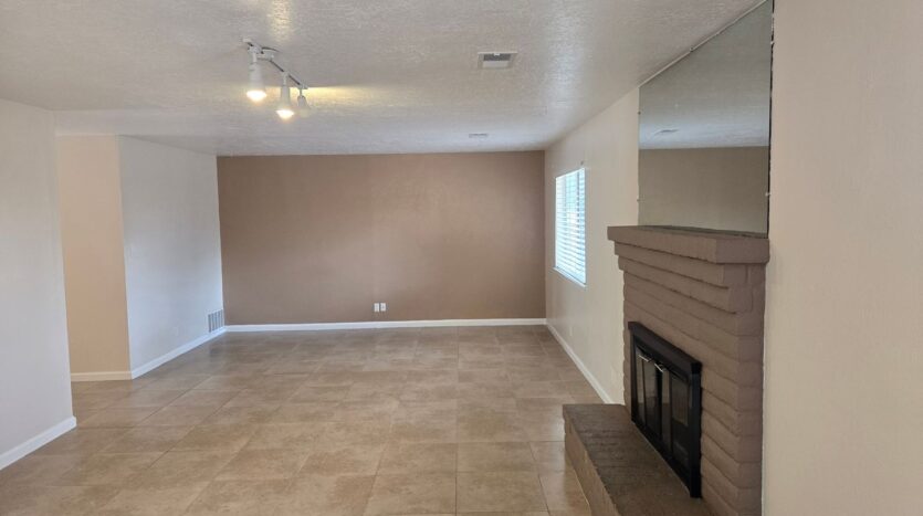 12901 Granite Ave NE - Albuquerque - New Mexico - 3 bed, 2 bath rental property