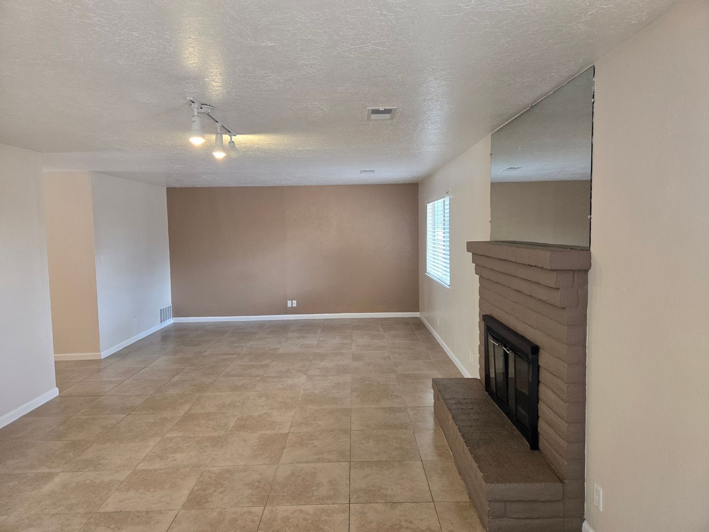 12901 Granite Ave NE - Albuquerque - New Mexico - 3 bed, 2 bath rental property