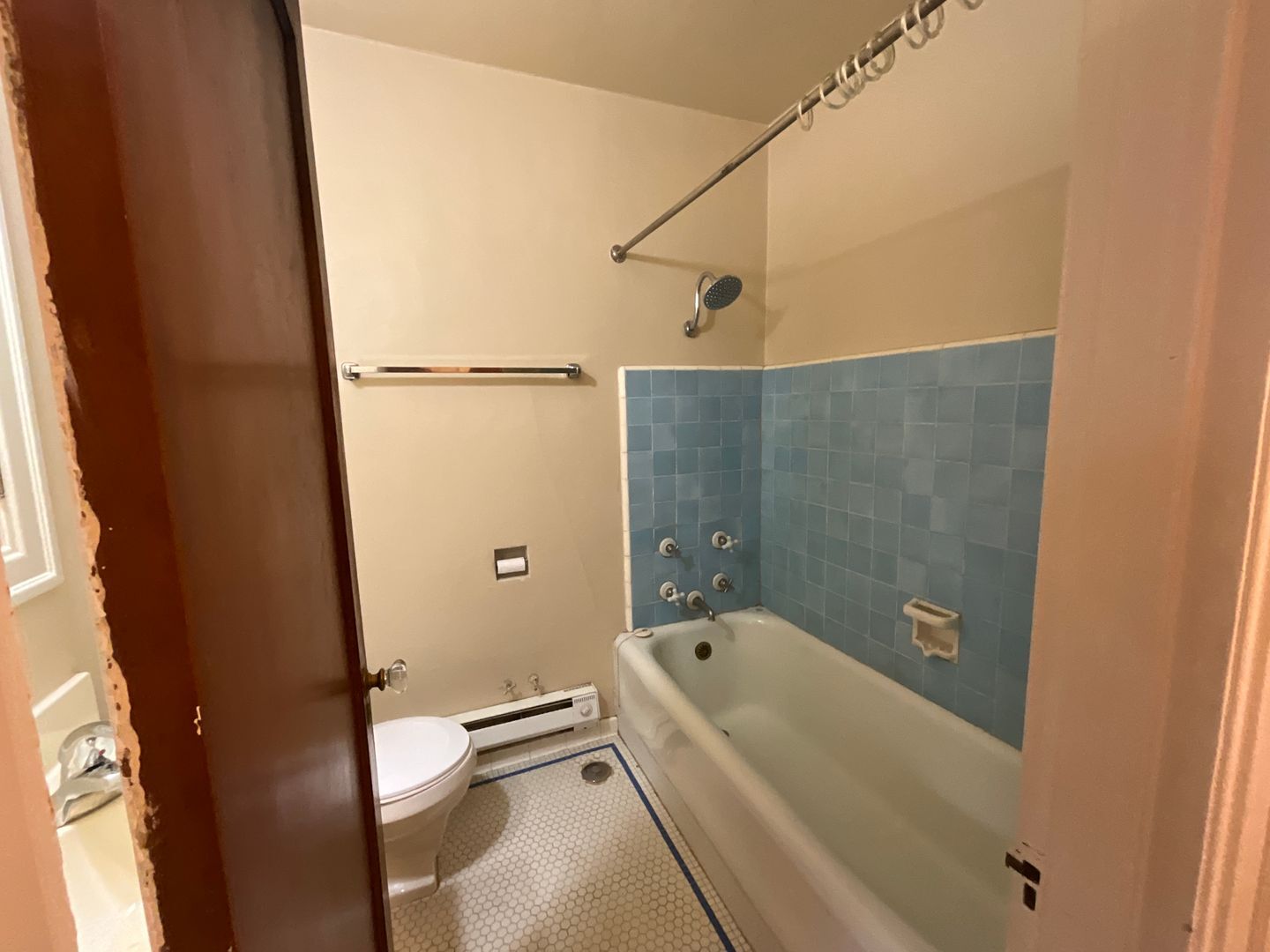 1300 E Mercer St - Seattle - Washington - 2 bed, 1 bath rental property