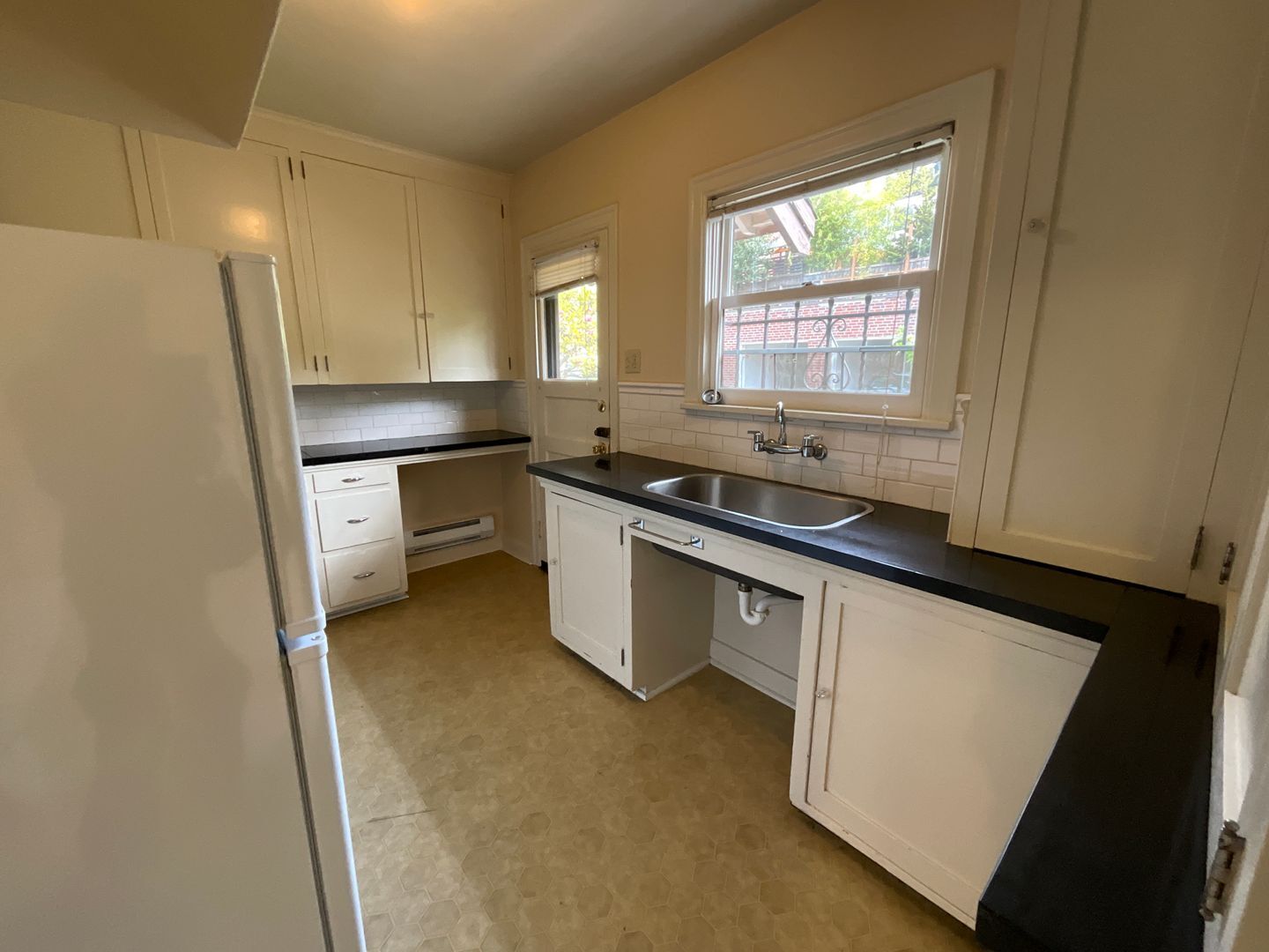 1300 E Mercer St - Seattle - Washington - 2 bed, 1 bath rental property