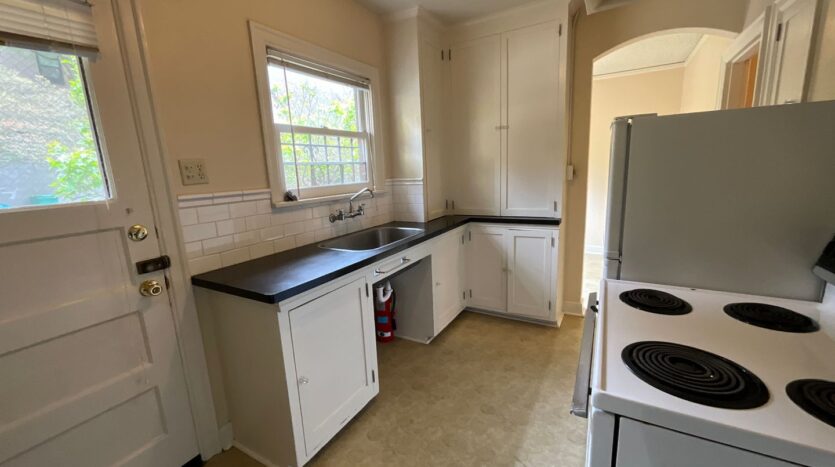 1300 E Mercer St - Seattle - Washington - 2 bed, 1 bath rental property