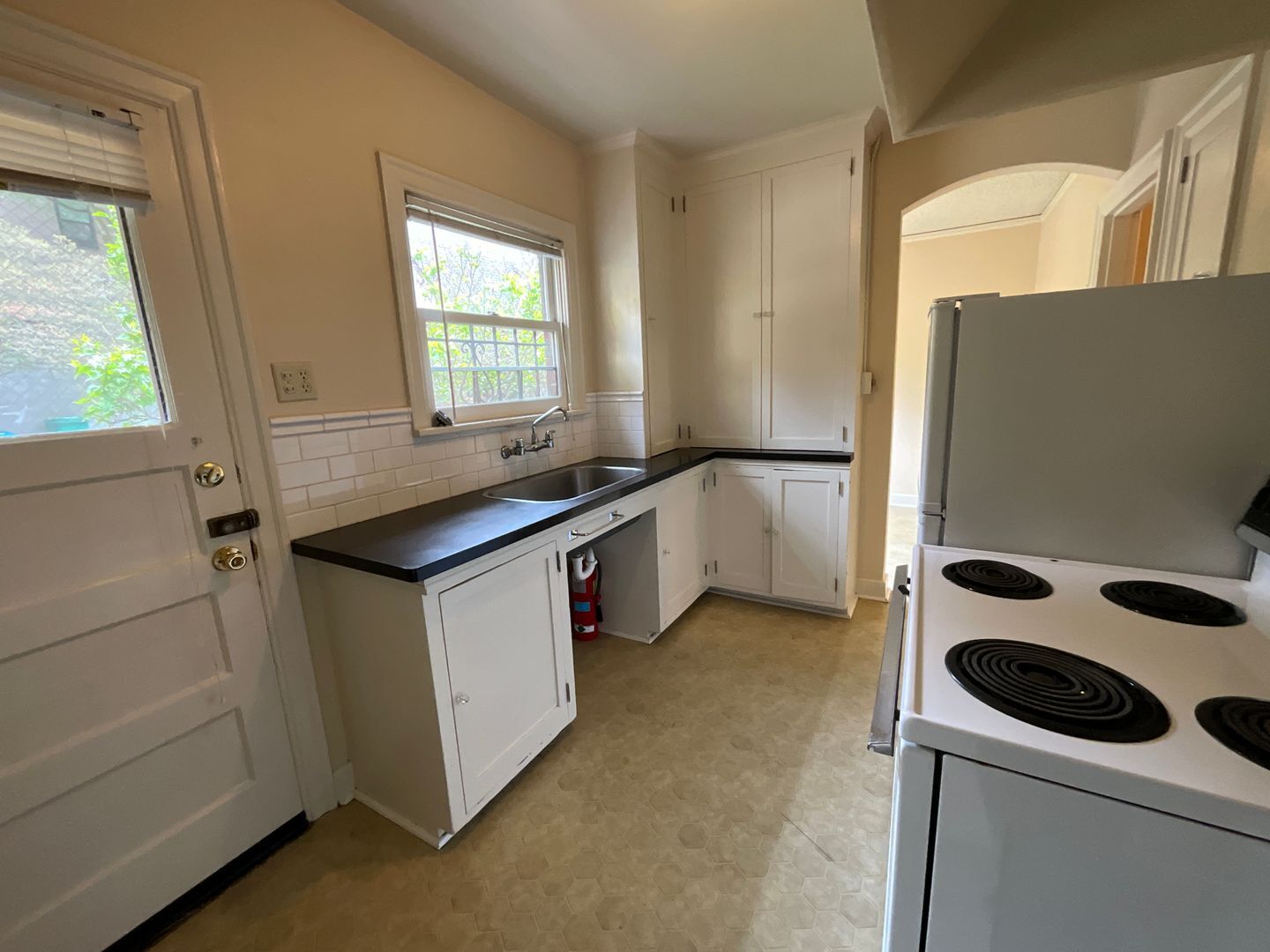 1300 E Mercer St - Seattle - Washington - 2 bed, 1 bath rental property