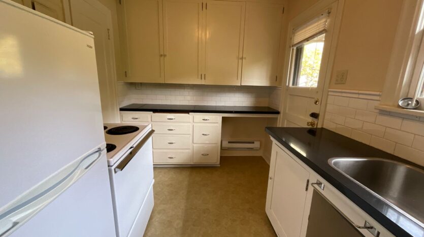 1300 E Mercer St - Seattle - Washington - 2 bed, 1 bath rental property