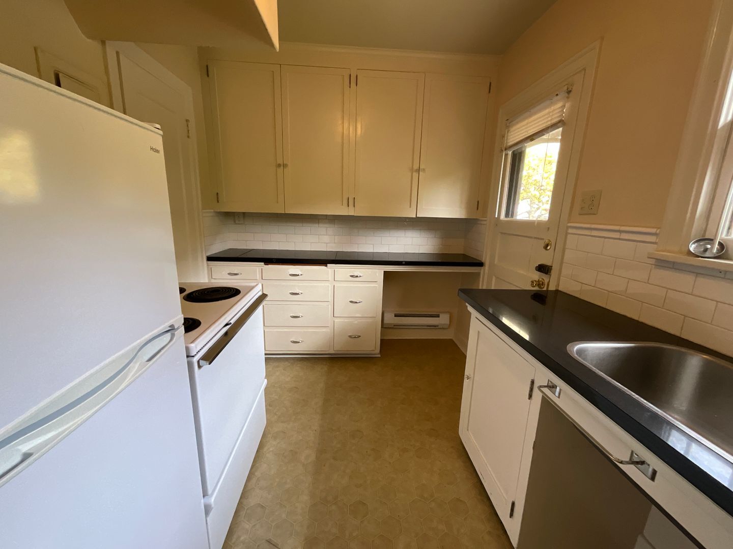 1300 E Mercer St - Seattle - Washington - 2 bed, 1 bath rental property