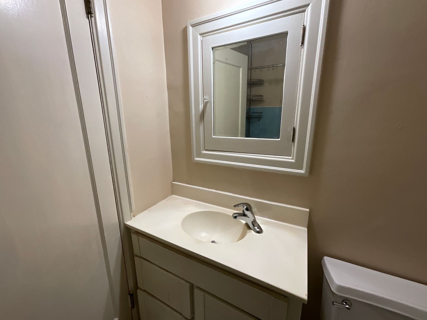 1300 E Mercer St - Seattle - Washington - 2 bed, 1 bath rental property