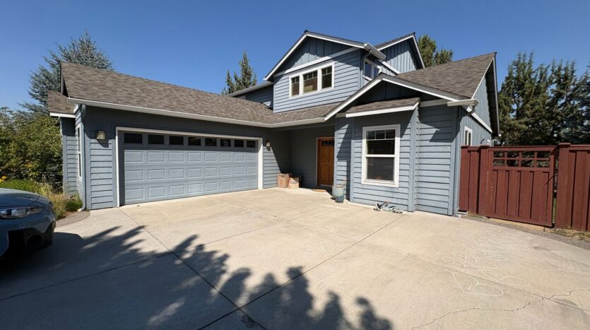 1326 SW Rimrock Way - Redmond - Oregon - 3 bed, 3 bath rental property