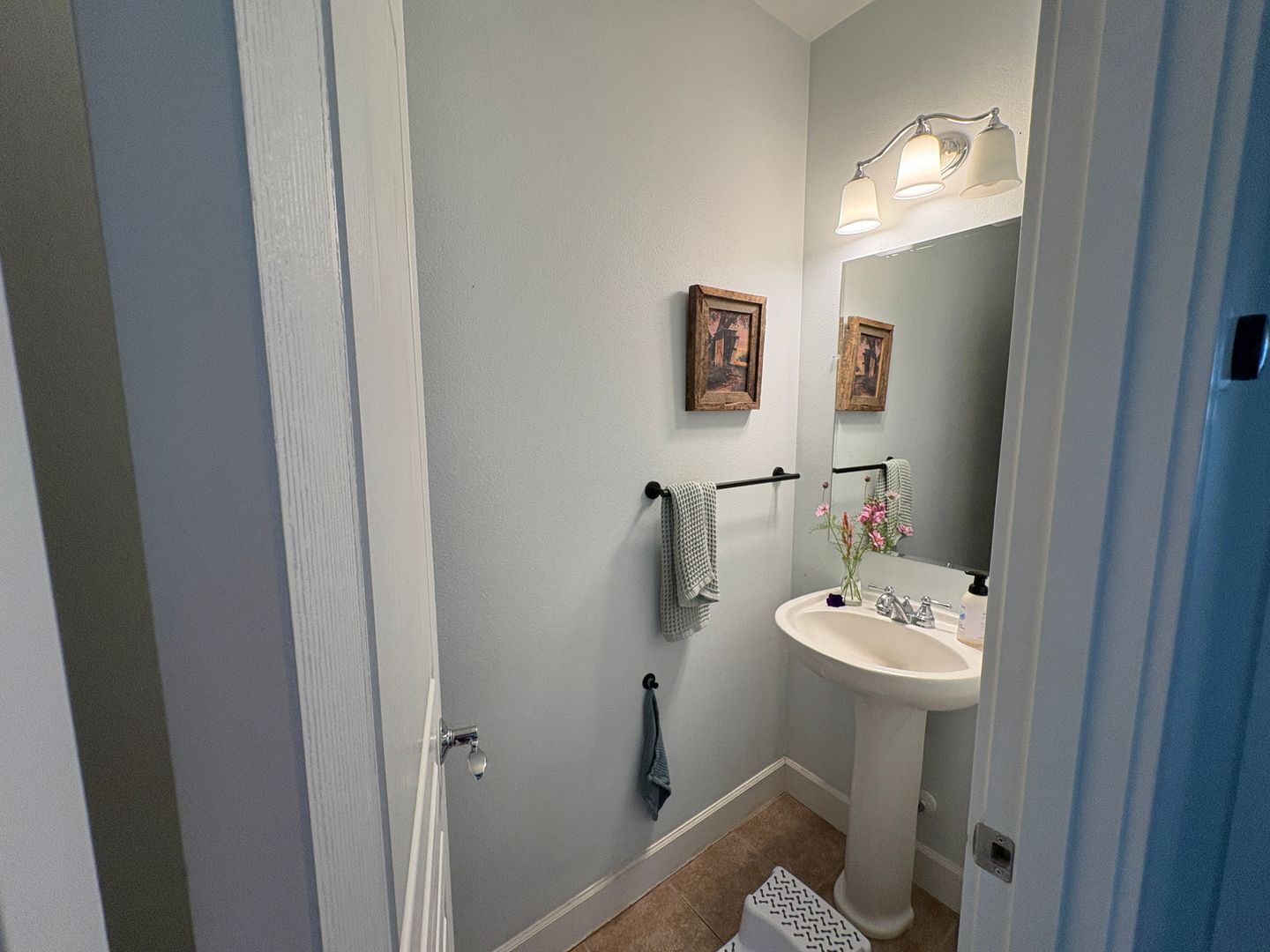 1326 SW Rimrock Way - Redmond - Oregon - 3 bed, 3 bath rental property