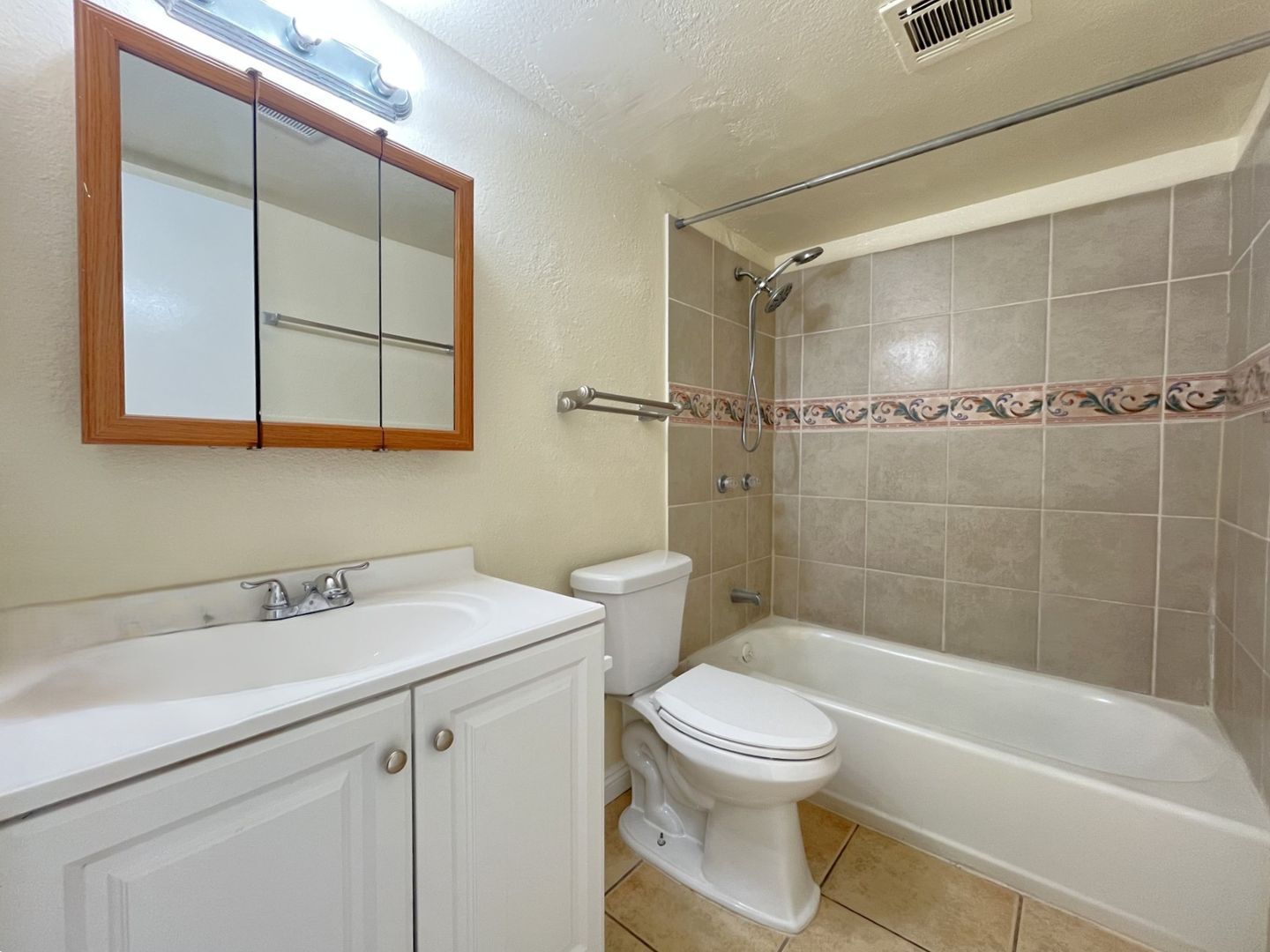 1402 N Virginia Ave - Ontario - California - 2 bed, 1 bath rental property