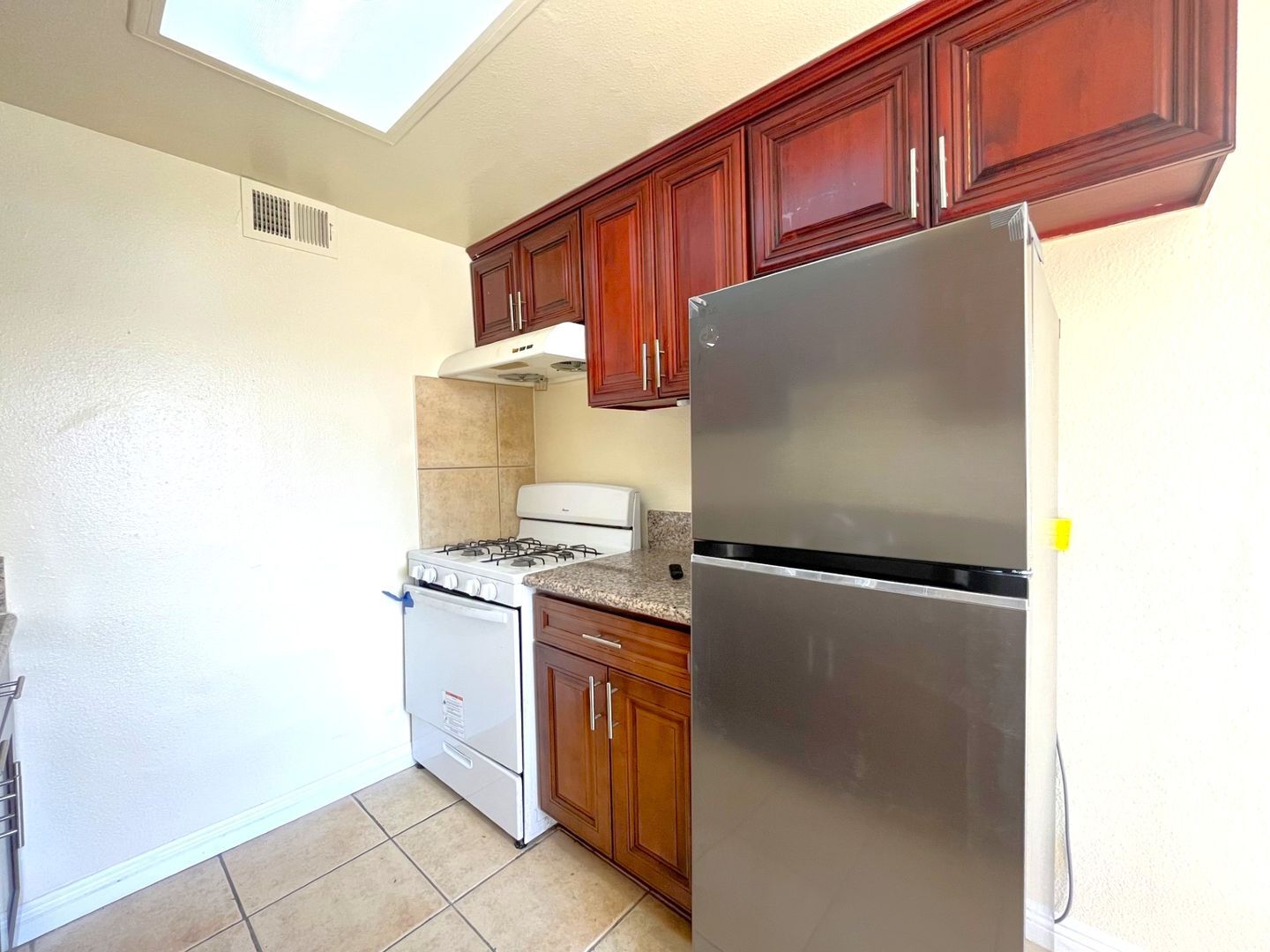 1402 N Virginia Ave - Ontario - California - 2 bed, 1 bath rental property