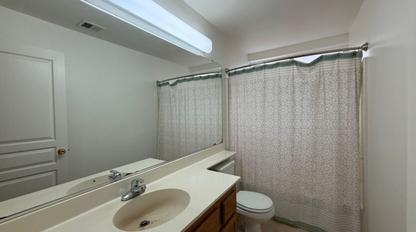 1411 E Parkview Court - Visalia - California - 3 bed, 2 bath rental property