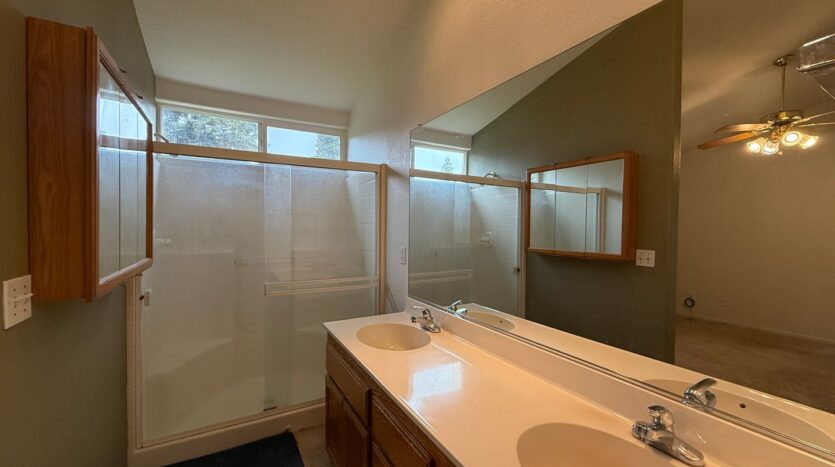 1411 E Parkview Court - Visalia - California - 3 bed, 2 bath rental property