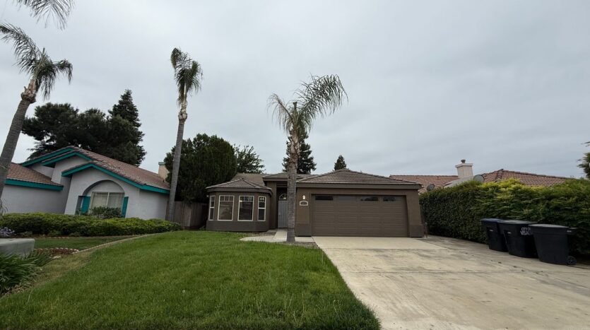 1411 E Parkview Court - Visalia - California - 3 bed, 2 bath rental property