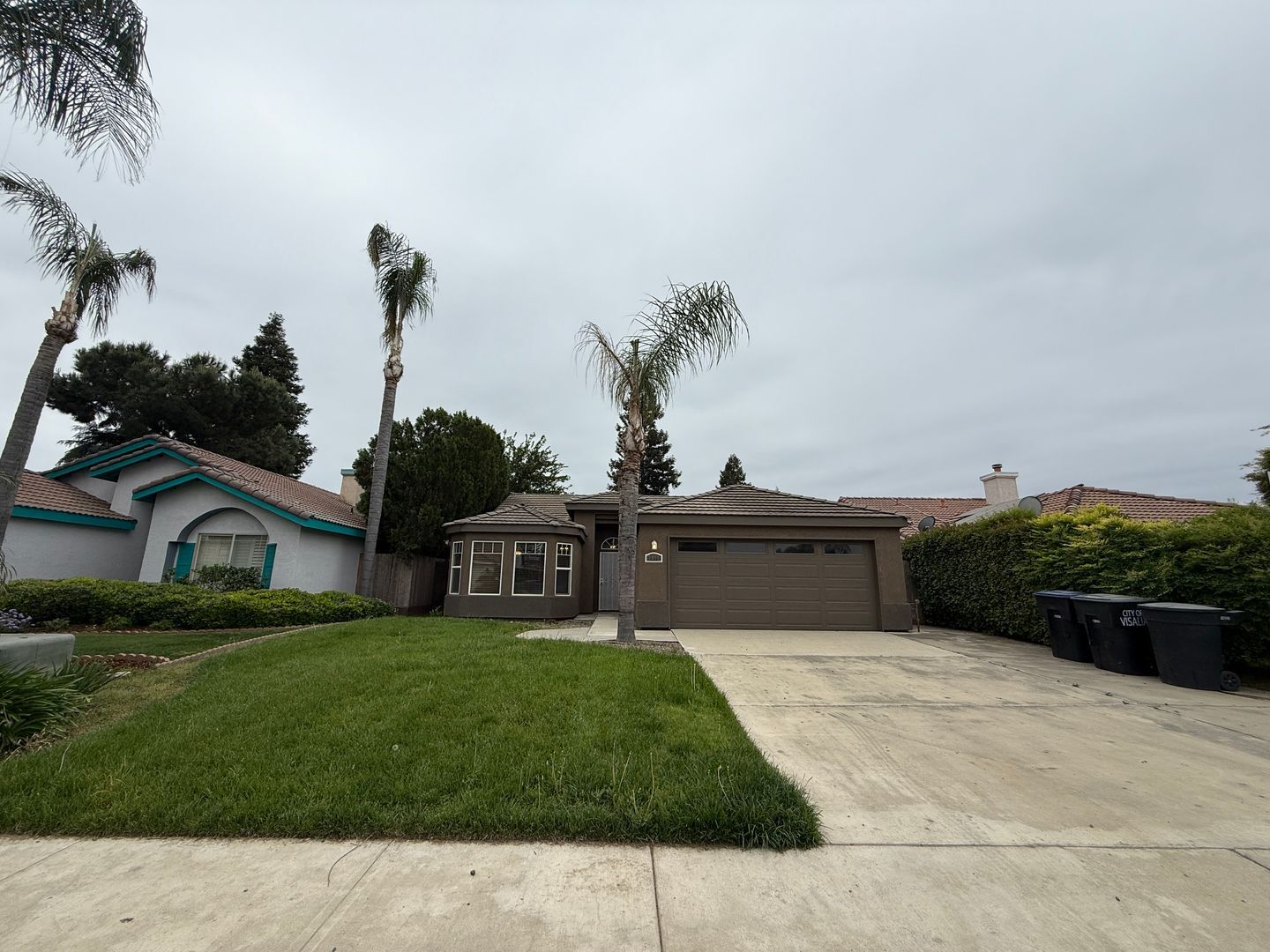 1411 E Parkview Court - Visalia - California - 3 bed, 2 bath rental property