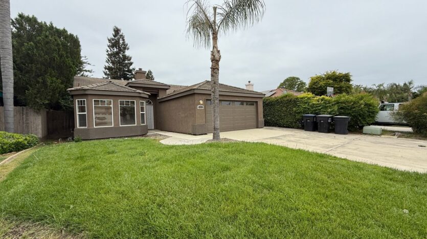 1411 E Parkview Court - Visalia - California - 3 bed, 2 bath rental property