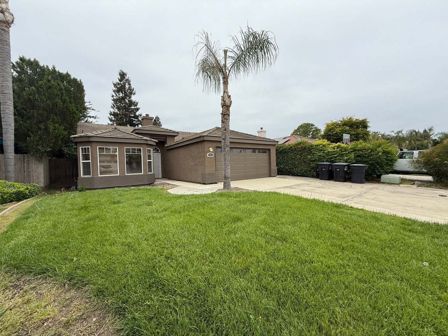 1411 E Parkview Court - Visalia - California - 3 bed, 2 bath rental property