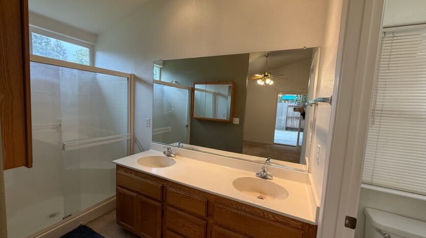1411 E Parkview Court - Visalia - California - 3 bed, 2 bath rental property