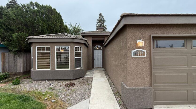 1411 E Parkview Court - Visalia - California - 3 bed, 2 bath rental property