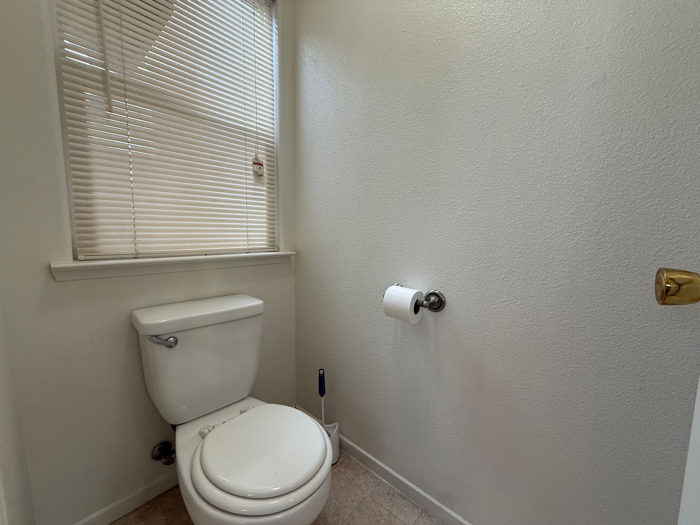 1411 E Parkview Court - Visalia - California - 3 bed, 2 bath rental property