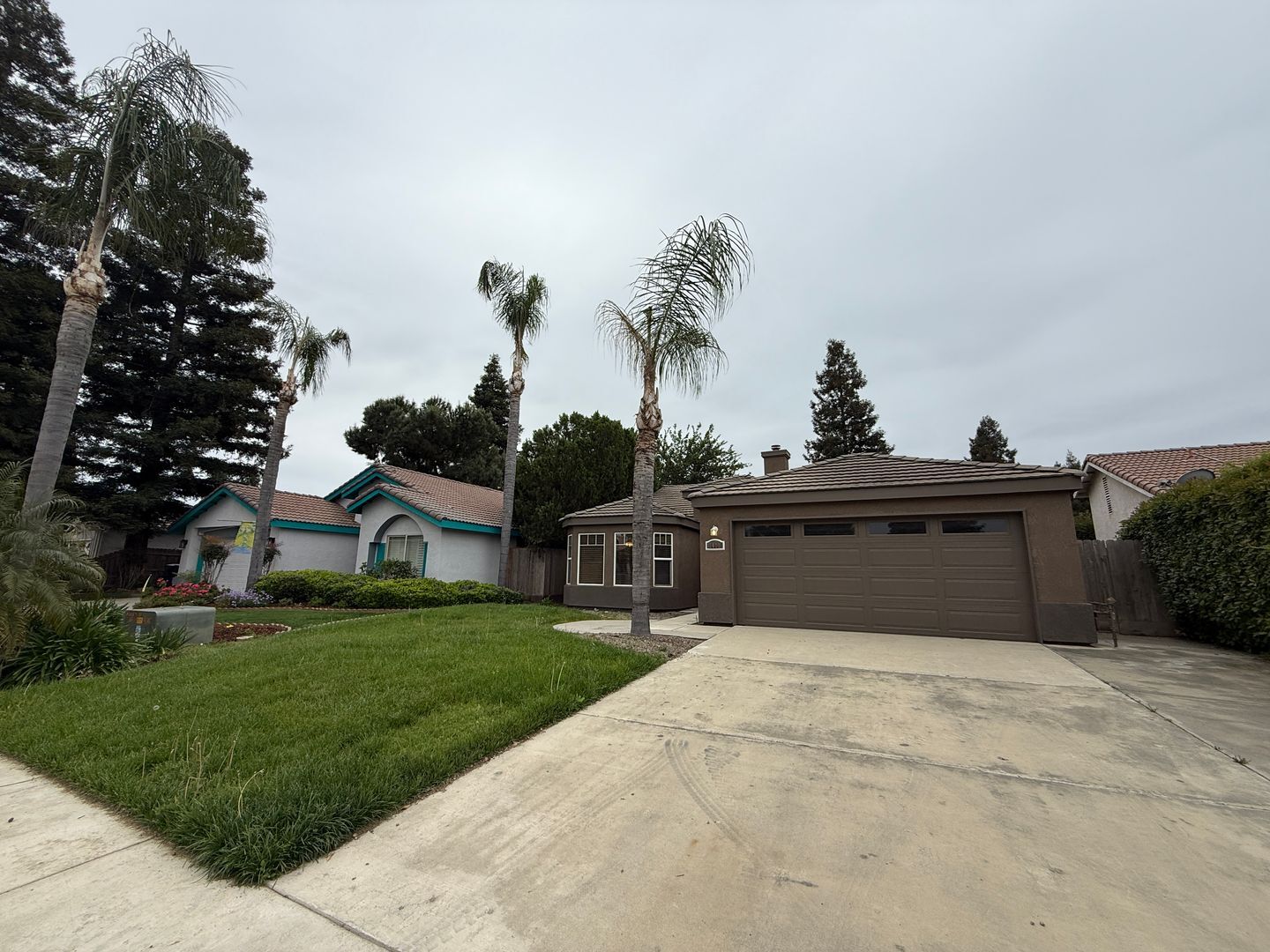 1411 E Parkview Court - Visalia - California - 3 bed, 2 bath rental property