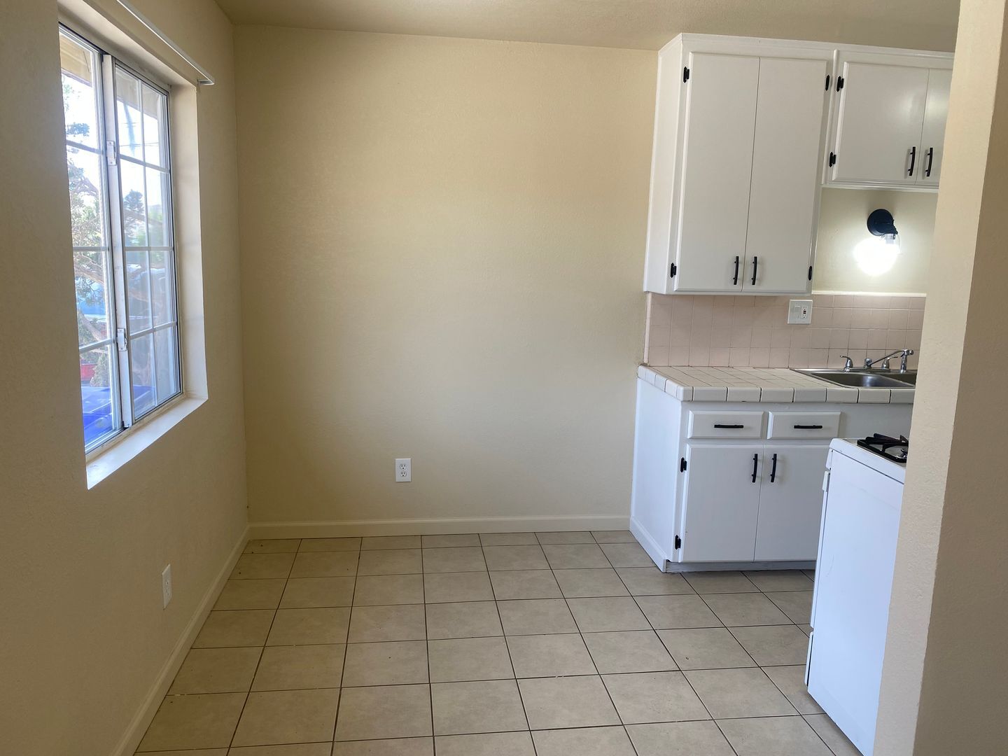 15466 3rd St. - 15468 - Victorville - California - 1 bed, 1 bath rental property