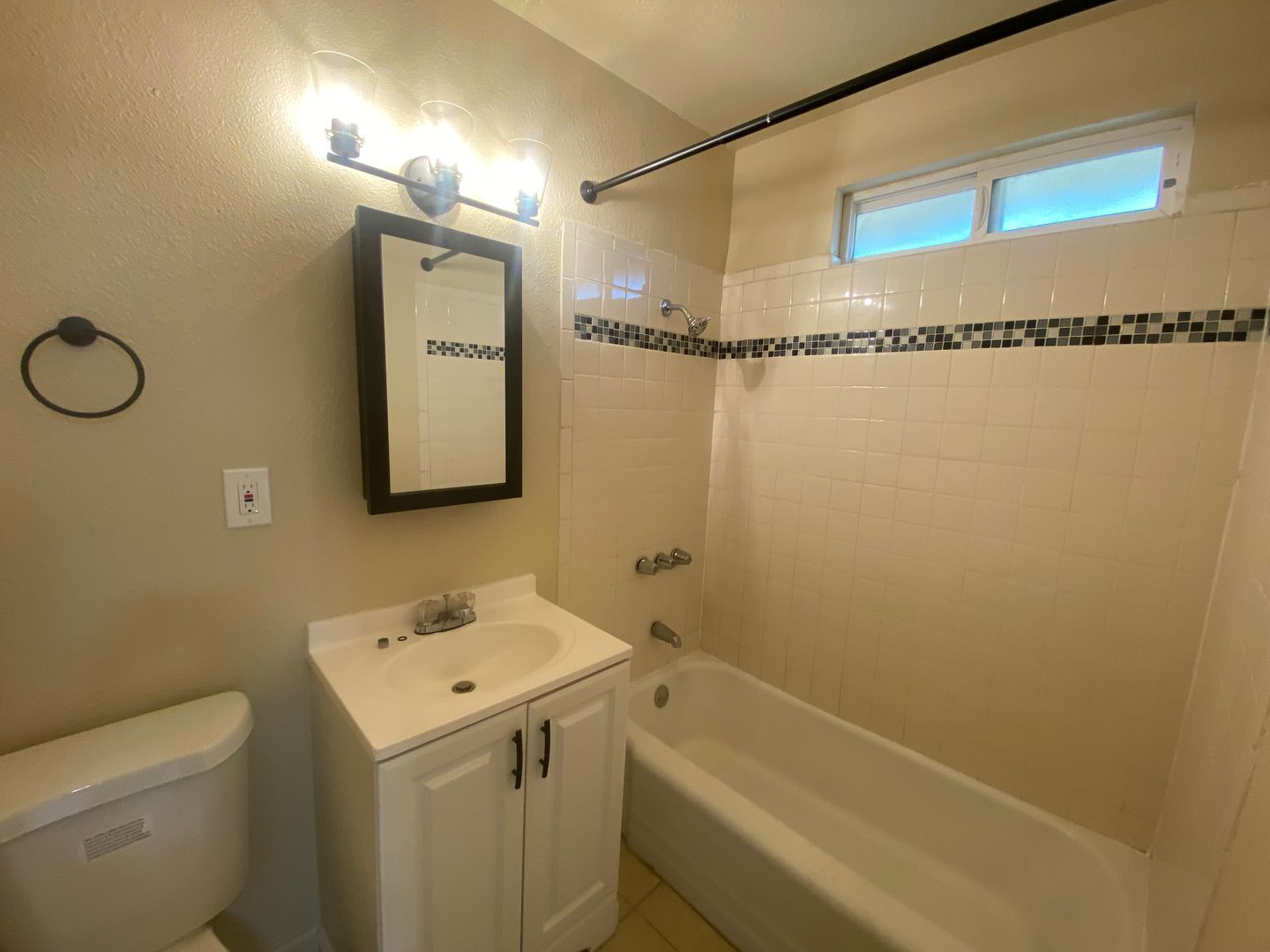 15466 3rd St. - 15468 - Victorville - California - 1 bed, 1 bath rental property