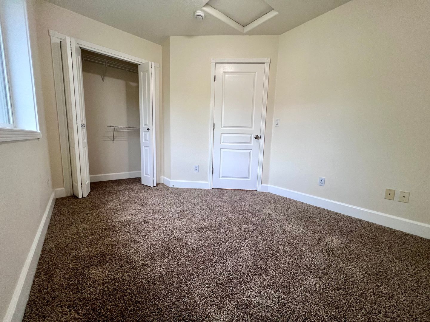 16783 NE Halsey St. - Portland - Oregon - 3 bed, 2.5 bath rental property