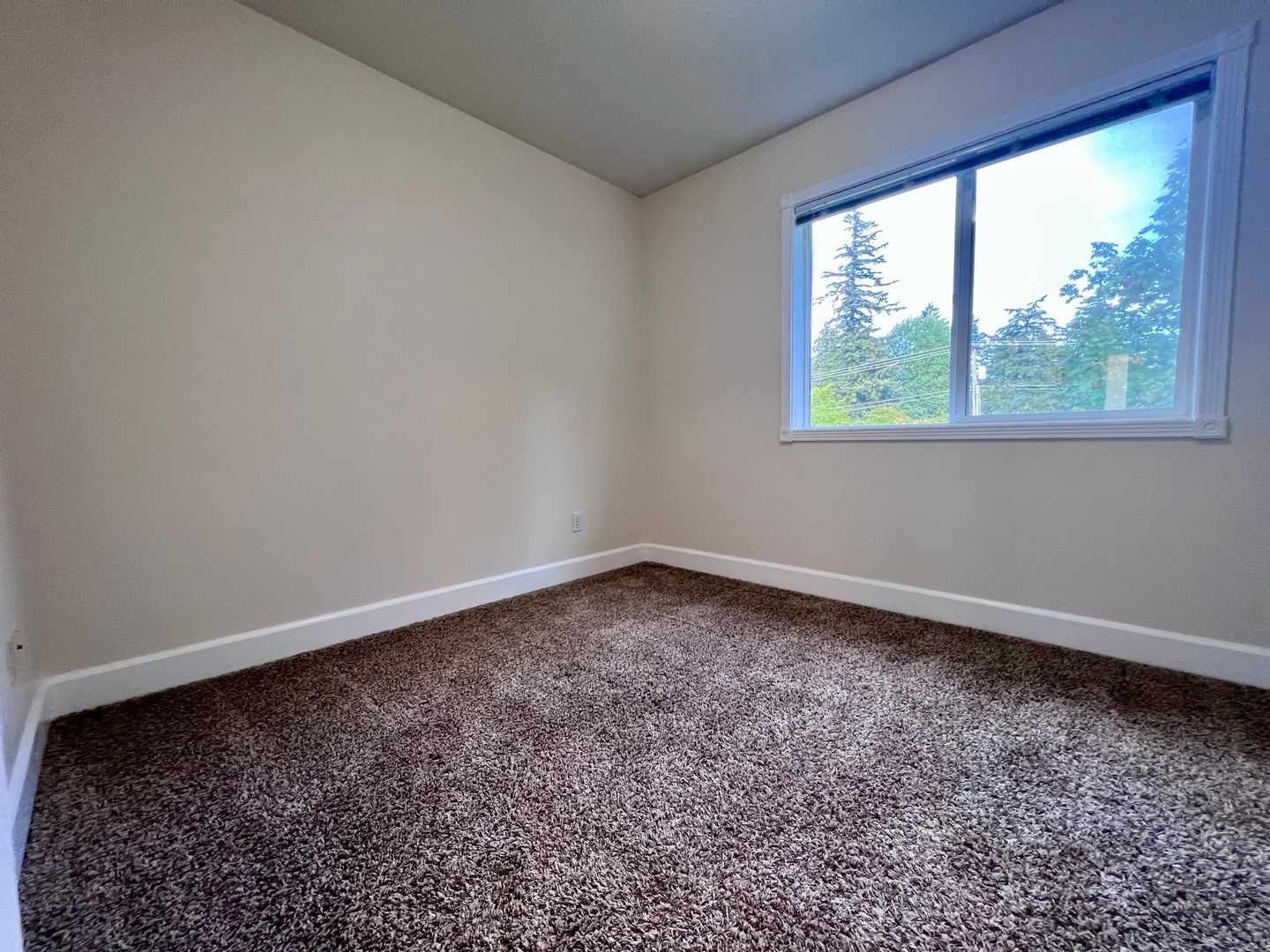 16783 NE Halsey St. - Portland - Oregon - 3 bed, 2.5 bath rental property
